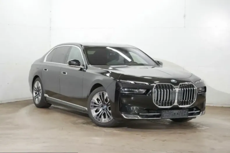 BMW 750 (Seria 7) din 2025 cu 31.900 km - oferta BMW251209 - foto 3