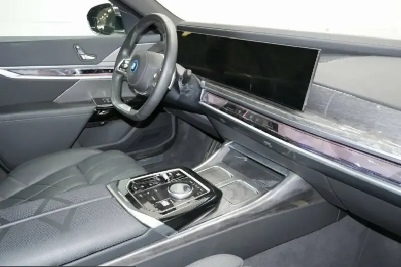 BMW 750 (Seria 7) din 2025 cu 31.900 km - oferta BMW251209 - foto 5