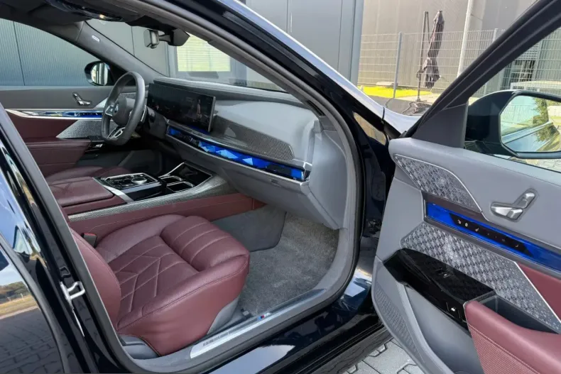 BMW 740 (Seria 7) din 2024 cu 63.280 km - oferta BMW251212 - foto 13