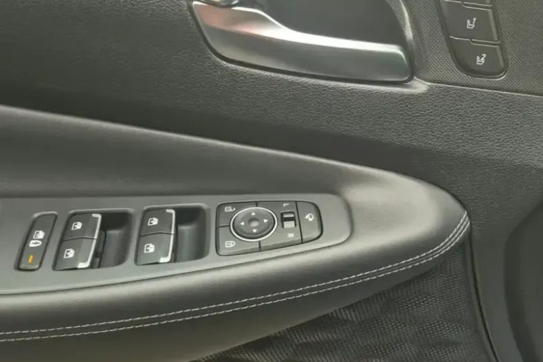 Hyundai Santa Fe din 2021 cu 39.556 km - oferta HYU251220 - foto 8