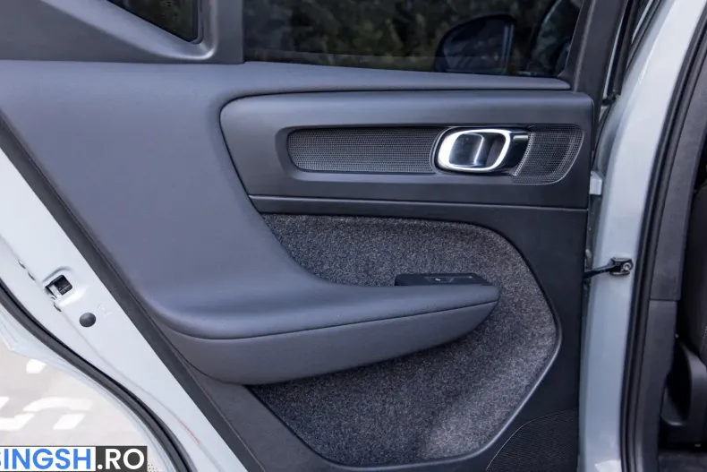 Volvo XC40 din 2023 cu 56.000 km - oferta VOL251227 - foto 26