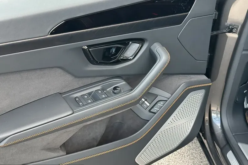 Lamborghini Urus din 2025 cu 8.990 km - oferta LAM251243 - foto 37