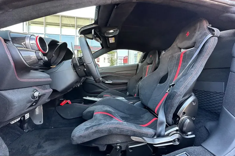 Ferrari Altele din 2022 cu 5.000 km - oferta FER251246 - foto 4