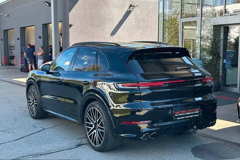 Porsche Cayenne din 2025 cu 22.271 km - oferta POR251247 - foto 2
