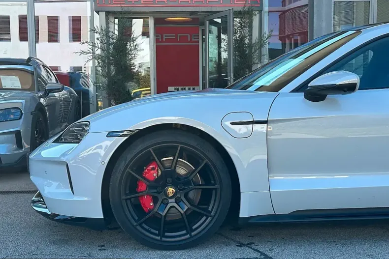 Porsche Altele din 2024 cu 27.731 km - oferta POR251248 - foto 6