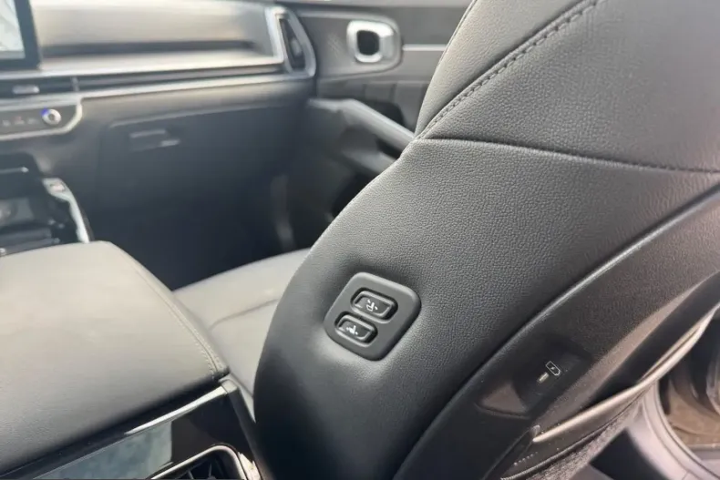 Kia Sorento din 2025 cu 22.051 km - oferta KIA251262 - foto 18