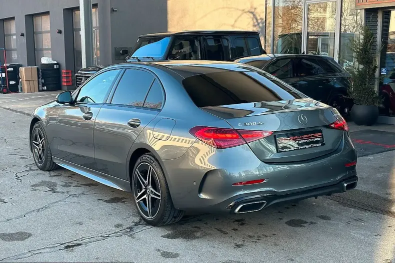Mercedes-Benz C 300 (Clasa C) din 2024 cu 42.478 km - oferta MER251278 - foto 2