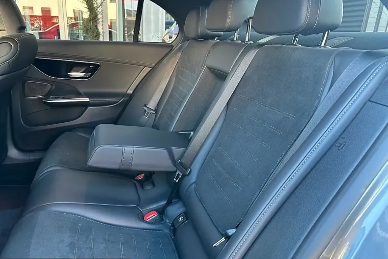 Mercedes-Benz C 300 (Clasa C) din 2024 cu 42.478 km - oferta MER251278 - foto 15
