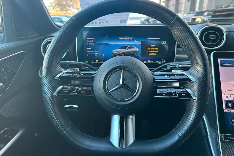 Mercedes-Benz C 300 (Clasa C) din 2024 cu 42.478 km - oferta MER251278 - foto 26