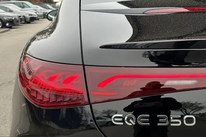 Mercedes-Benz EQE (Clasa E) din 2023 cu 32.766 km - oferta MER251281 - foto 13