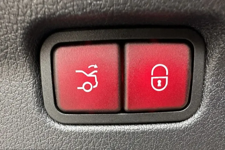 Mercedes-Benz EQE (Clasa E) din 2023 cu 32.766 km - oferta MER251281 - foto 16