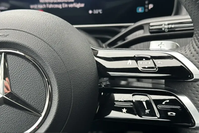 Mercedes-Benz EQE (Clasa E) din 2023 cu 32.766 km - oferta MER251281 - foto 30