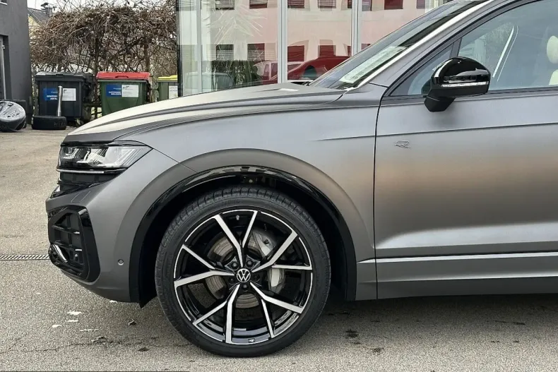 Volkswagen Touareg din 2025 cu 8.175 km - oferta VOL251284 - foto 8