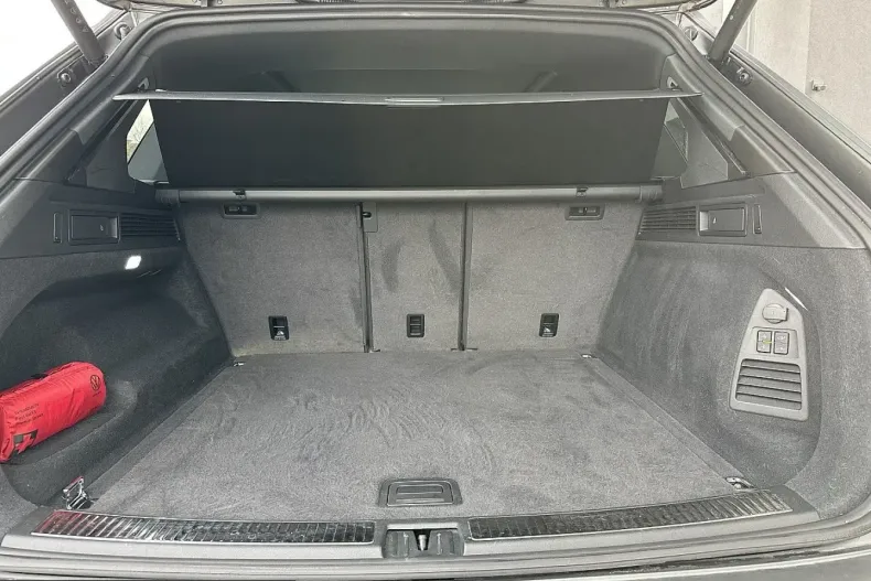 Volkswagen Touareg din 2025 cu 8.175 km - oferta VOL251284 - foto 16