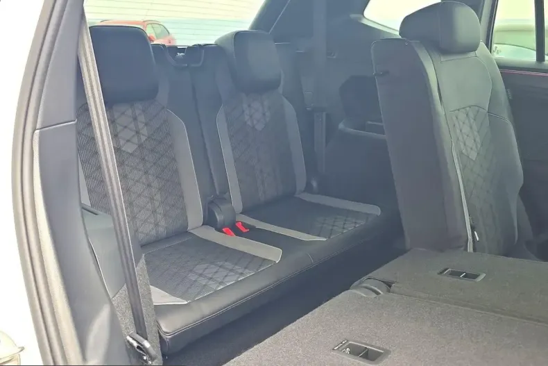 Volkswagen Tiguan Allspace din 2024 cu 17.000 km - oferta VOL251291 - foto 21