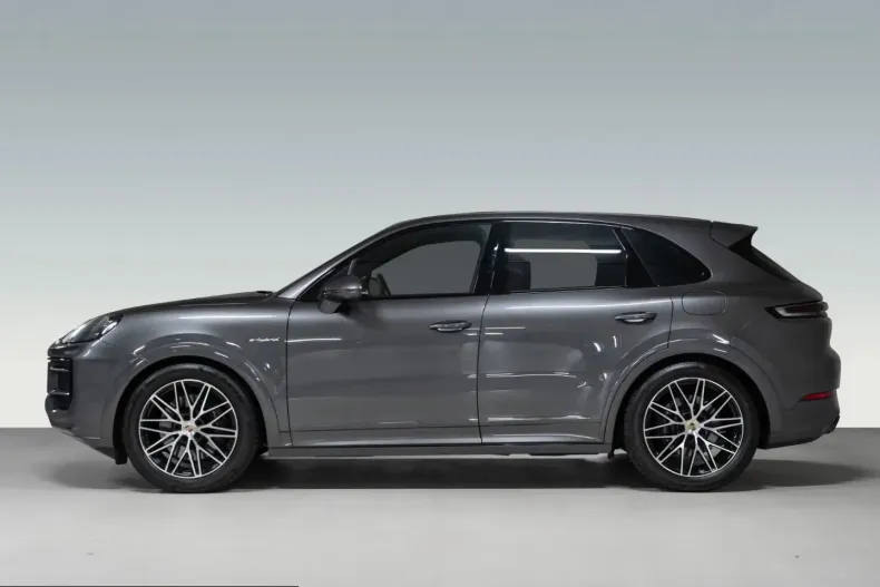 Porsche Cayenne din 2024 cu 21.800 km - oferta POR251296 - foto 2