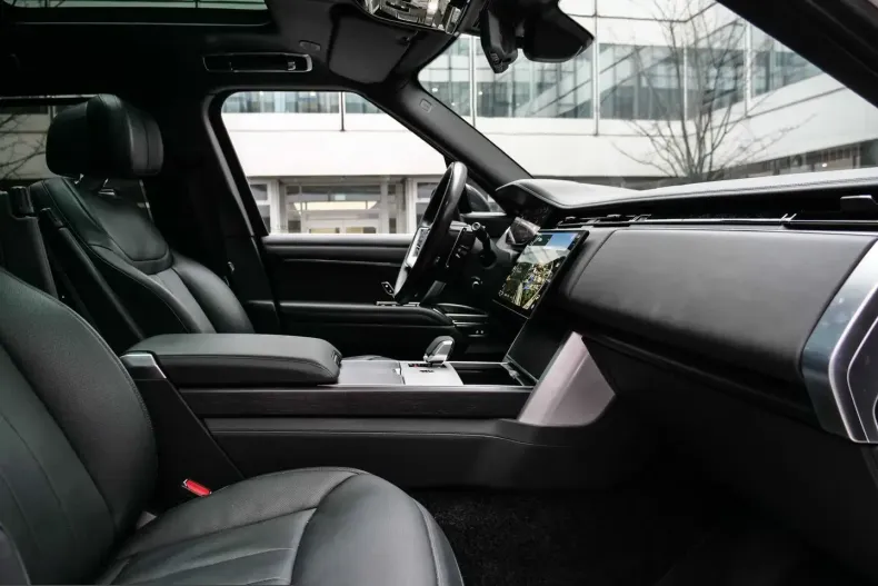 Land Rover Range Rover din 2025 cu 22.000 km - oferta LAN251324 - foto 3