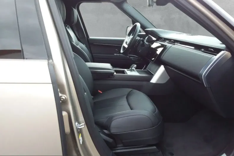 Land Rover Range Rover din 2025 cu 7.823 km - oferta LAN251325 - foto 10