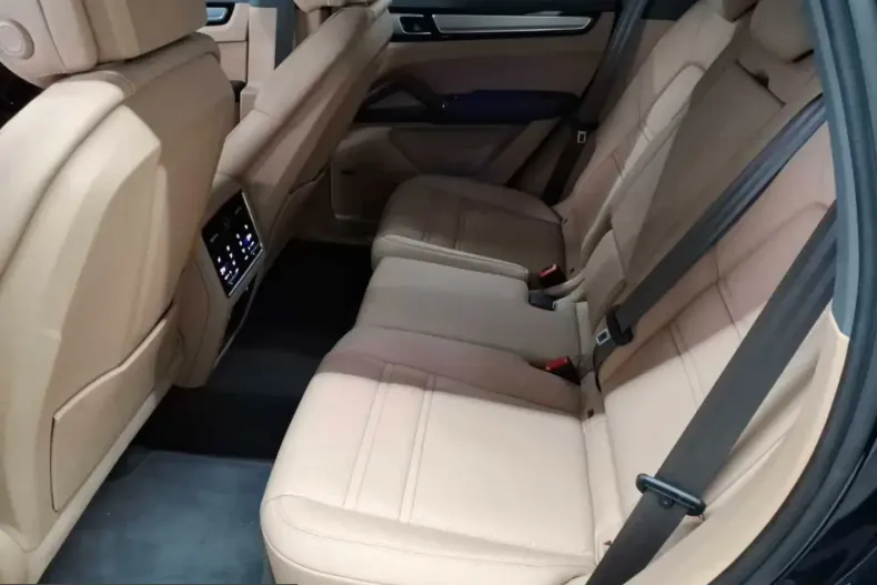 Porsche Cayenne din 2023 cu 41.053 km - oferta POR251335 - foto 13