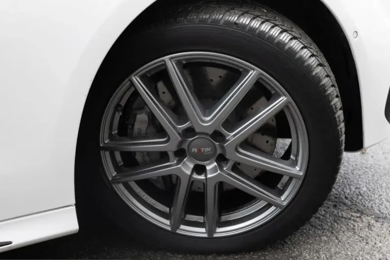 Mercedes-Benz E 220 (Clasa E) din 2025 cu 5.286 km - oferta MER251348 - foto 5