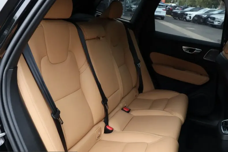 Volvo XC60 din 2025 cu 20.500 km - oferta VOL251360 - foto 4