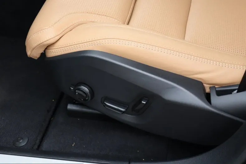 Volvo XC60 din 2025 cu 20.500 km - oferta VOL251360 - foto 12
