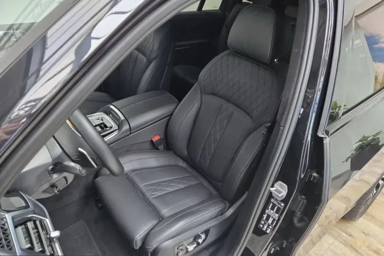 BMW X7 (Seria X) din 2025 cu 10.900 km - oferta BMW251362 - foto 15