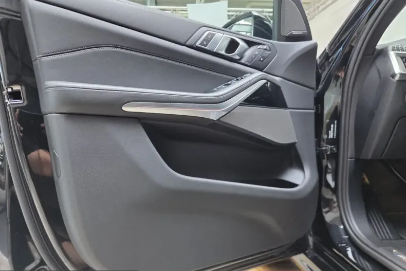 BMW X7 (Seria X) din 2025 cu 10.900 km - oferta BMW251362 - foto 17