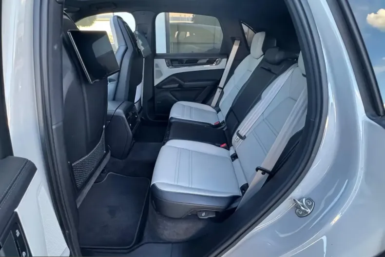 Porsche Cayenne din 2024 cu 79.000 km - oferta POR251372 - foto 25