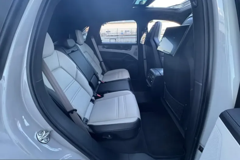 Porsche Cayenne din 2024 cu 79.000 km - oferta POR251372 - foto 28