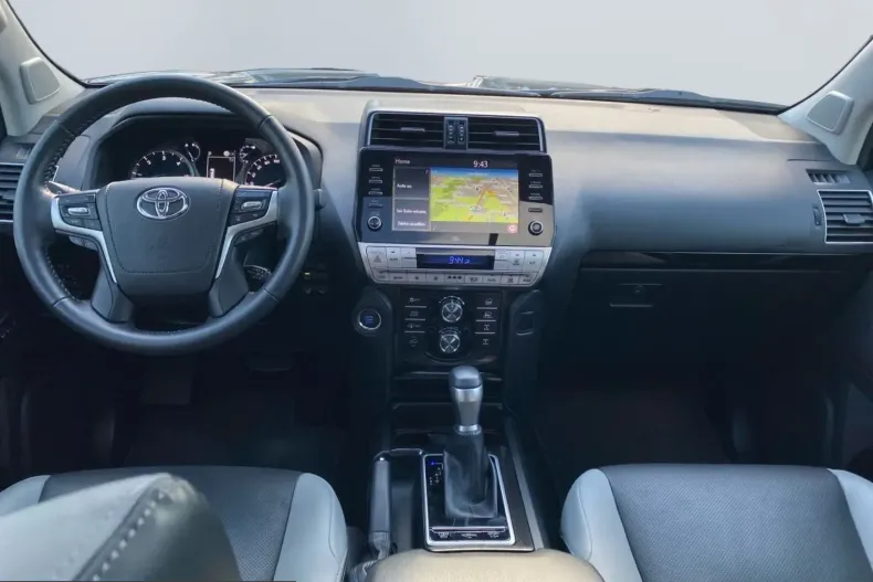 Toyota Land Cruiser din 2024 cu 37.600 km - oferta TOY251373 - foto 8