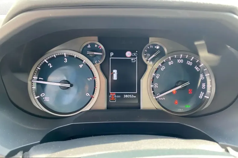 Toyota Land Cruiser din 2024 cu 37.600 km - oferta TOY251373 - foto 11