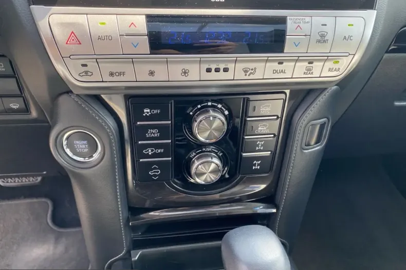 Toyota Land Cruiser din 2024 cu 37.600 km - oferta TOY251373 - foto 24