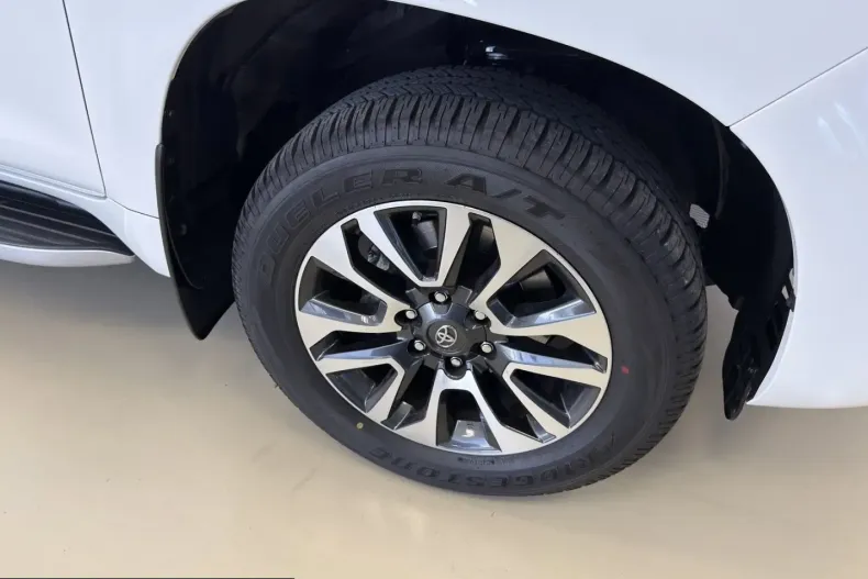Toyota Land Cruiser din 2023 cu 14.000 km - oferta TOY251375 - foto 28