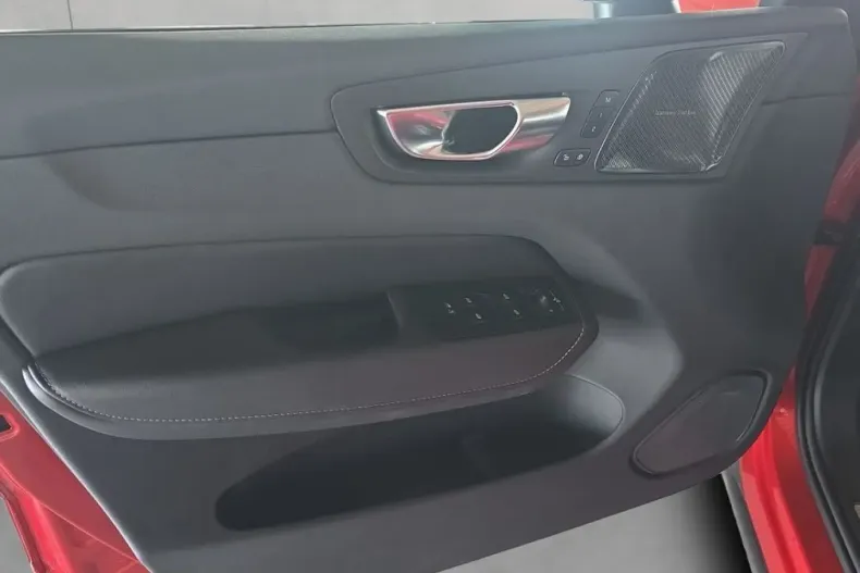 Volvo XC60 din 2024 cu 22.097 km - oferta VOL251388 - foto 14