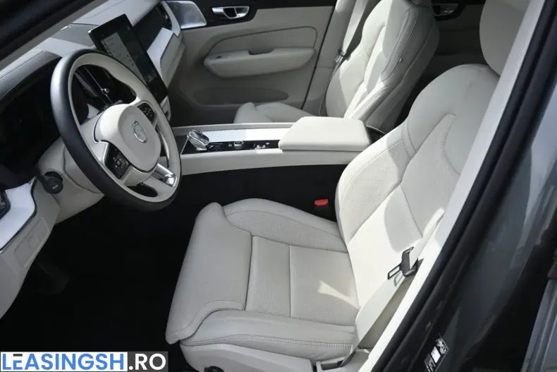 Volvo XC60 din 2025 cu 10.200 km - oferta VOL251393 - foto 1