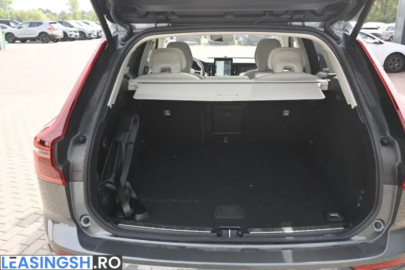 Volvo XC60 din 2025 cu 10.200 km - oferta VOL251393 - foto 9