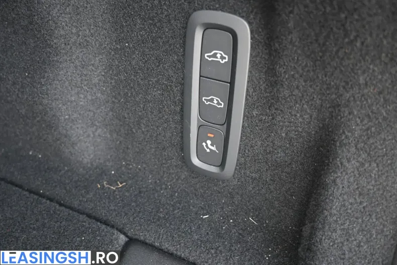 Volvo XC60 din 2025 cu 10.200 km - oferta VOL251393 - foto 10