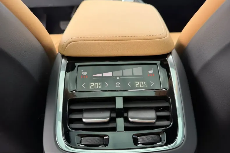 Volvo XC60 din 2025 cu 22.200 km - oferta VOL251397 - foto 12
