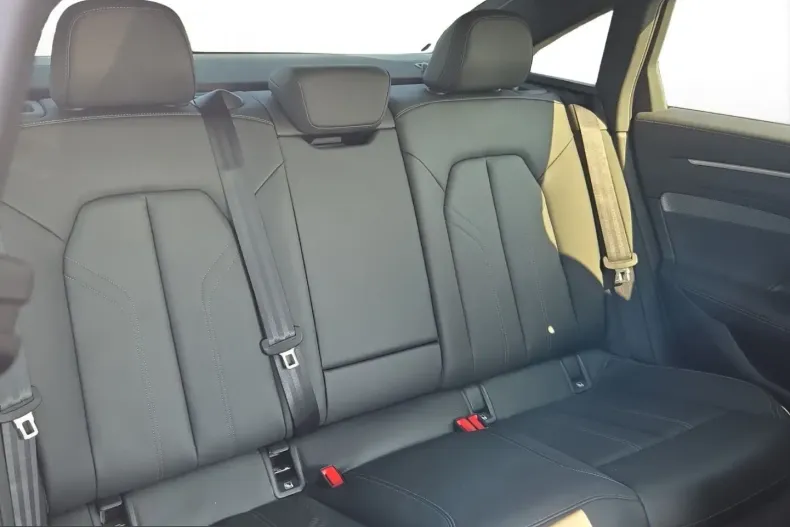 Audi A6 din 2025 cu 24.532 km - oferta AUD251405 - foto 14