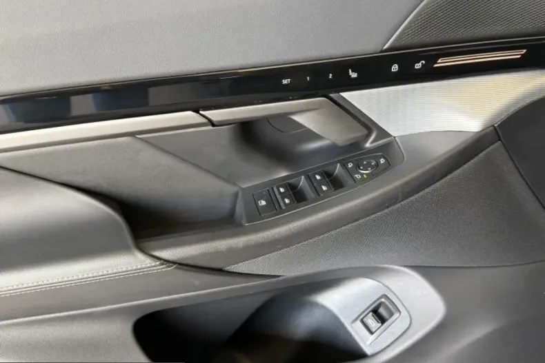 BMW 520 (Seria 5) din 2024 cu 42.380 km - oferta BMW251423 - foto 11
