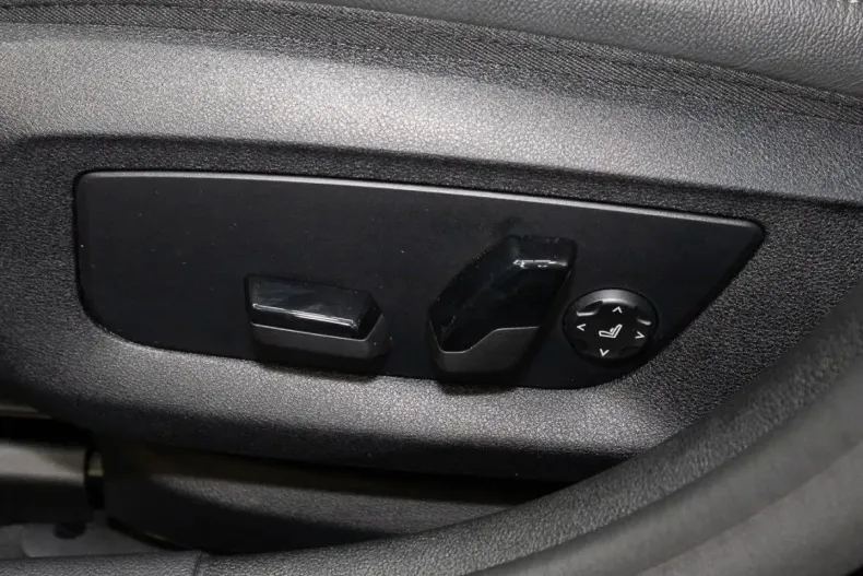 BMW 530 (Seria 5) din 2023 cu 23.581 km - oferta BMW251424 - foto 12