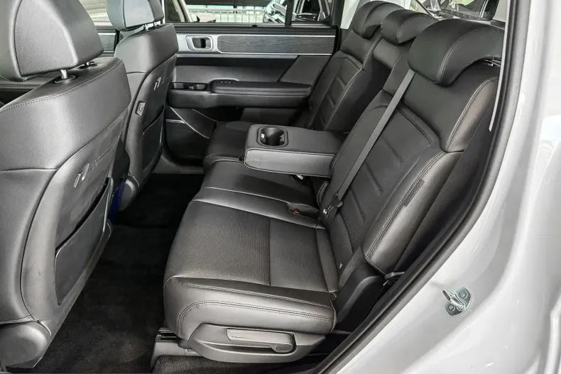 Hyundai Santa Fe din 2025 cu 11.990 km - oferta HYU251431 - foto 18