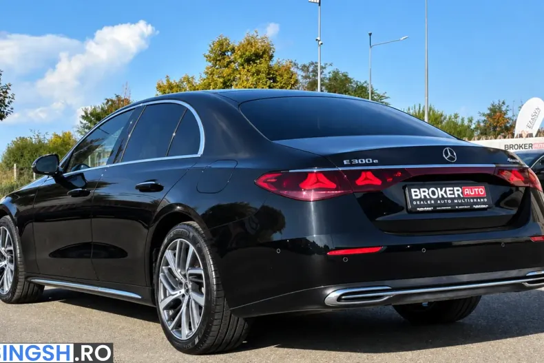 Mercedes-Benz E 300 (Clasa E) din 2024 cu 32.806 km - oferta MER251434 - foto 5