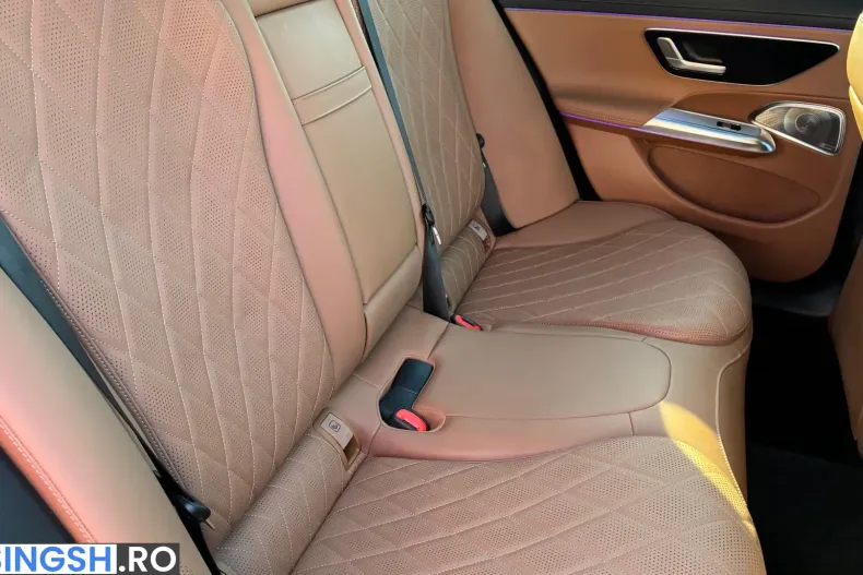 Mercedes-Benz E 300 (Clasa E) din 2024 cu 32.806 km - oferta MER251434 - foto 38