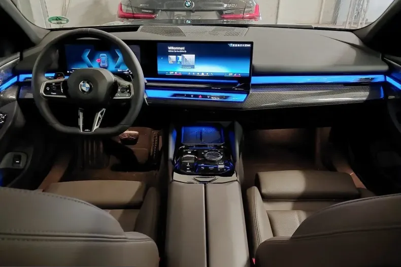 BMW 540 (Seria 5) din 2025 cu 27.528 km - oferta BMW251436 - foto 2