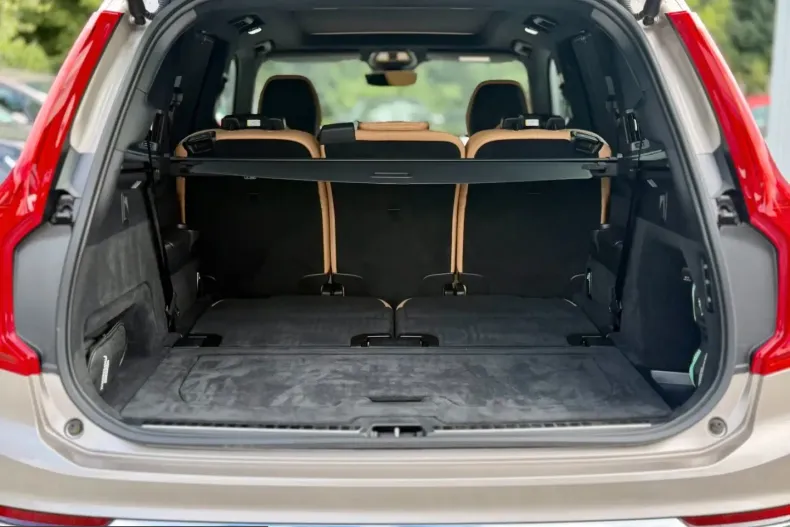 Volvo XC90 din 2022 cu 49.700 km - oferta VOL251438 - foto 8