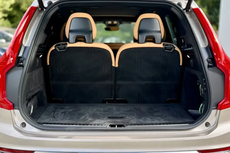 Volvo XC90 din 2022 cu 49.700 km - oferta VOL251438 - foto 9