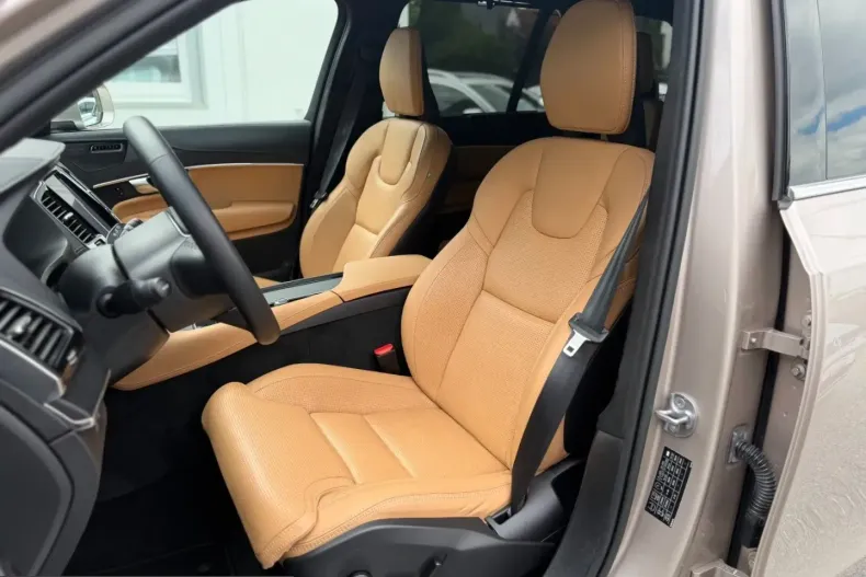 Volvo XC90 din 2022 cu 49.700 km - oferta VOL251438 - foto 11