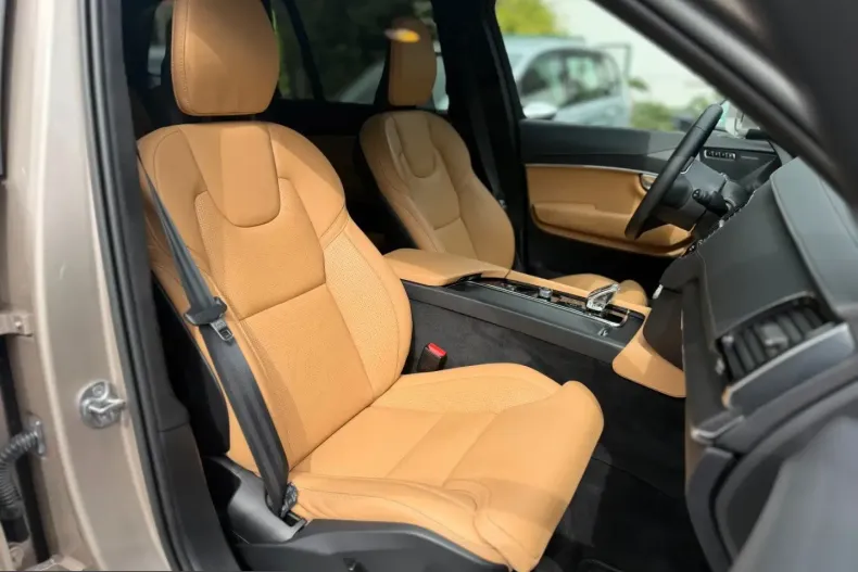 Volvo XC90 din 2022 cu 49.700 km - oferta VOL251438 - foto 13